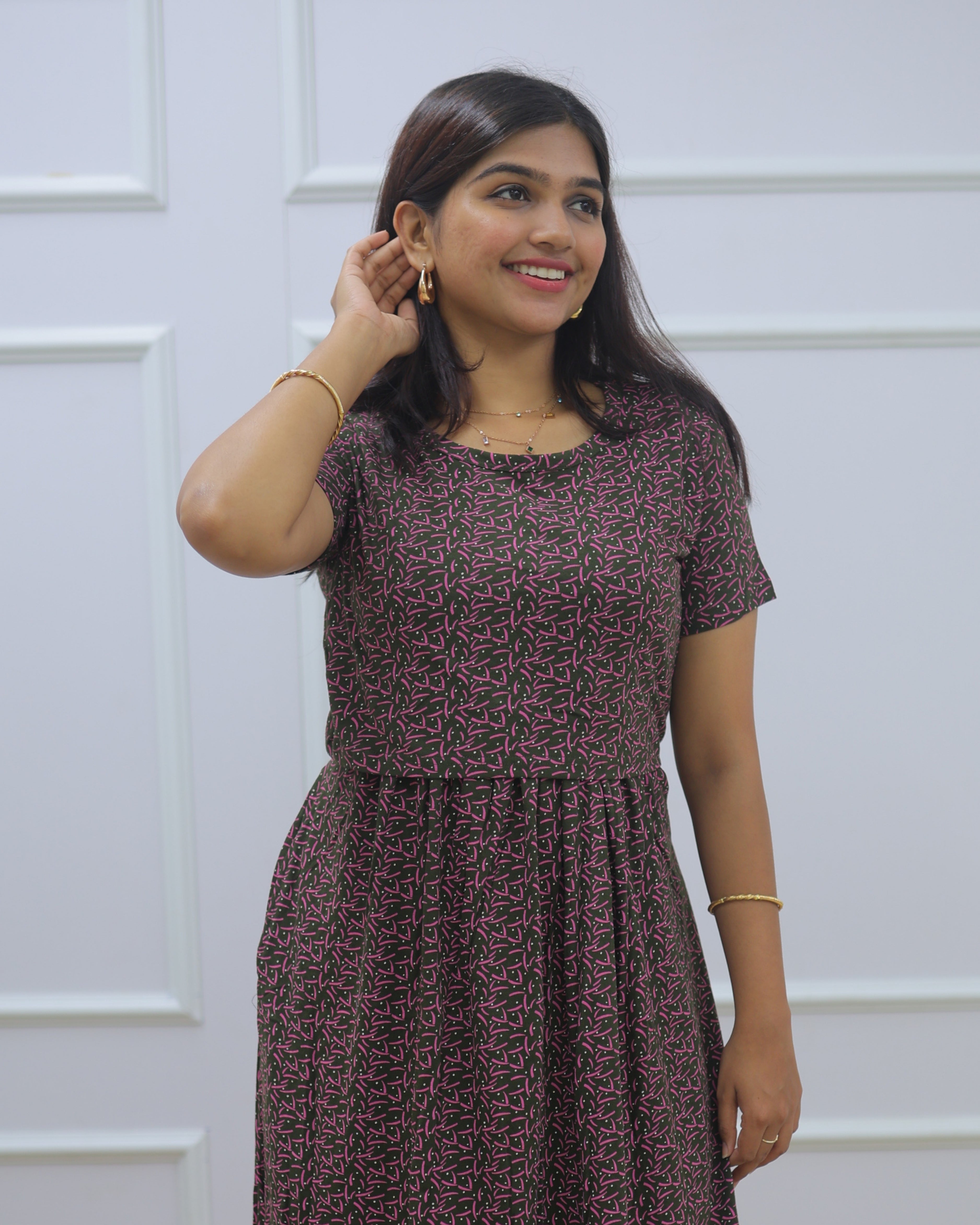 Aaradhya | Zipless Maternity Dress - Normal Sleeves | Calf Length