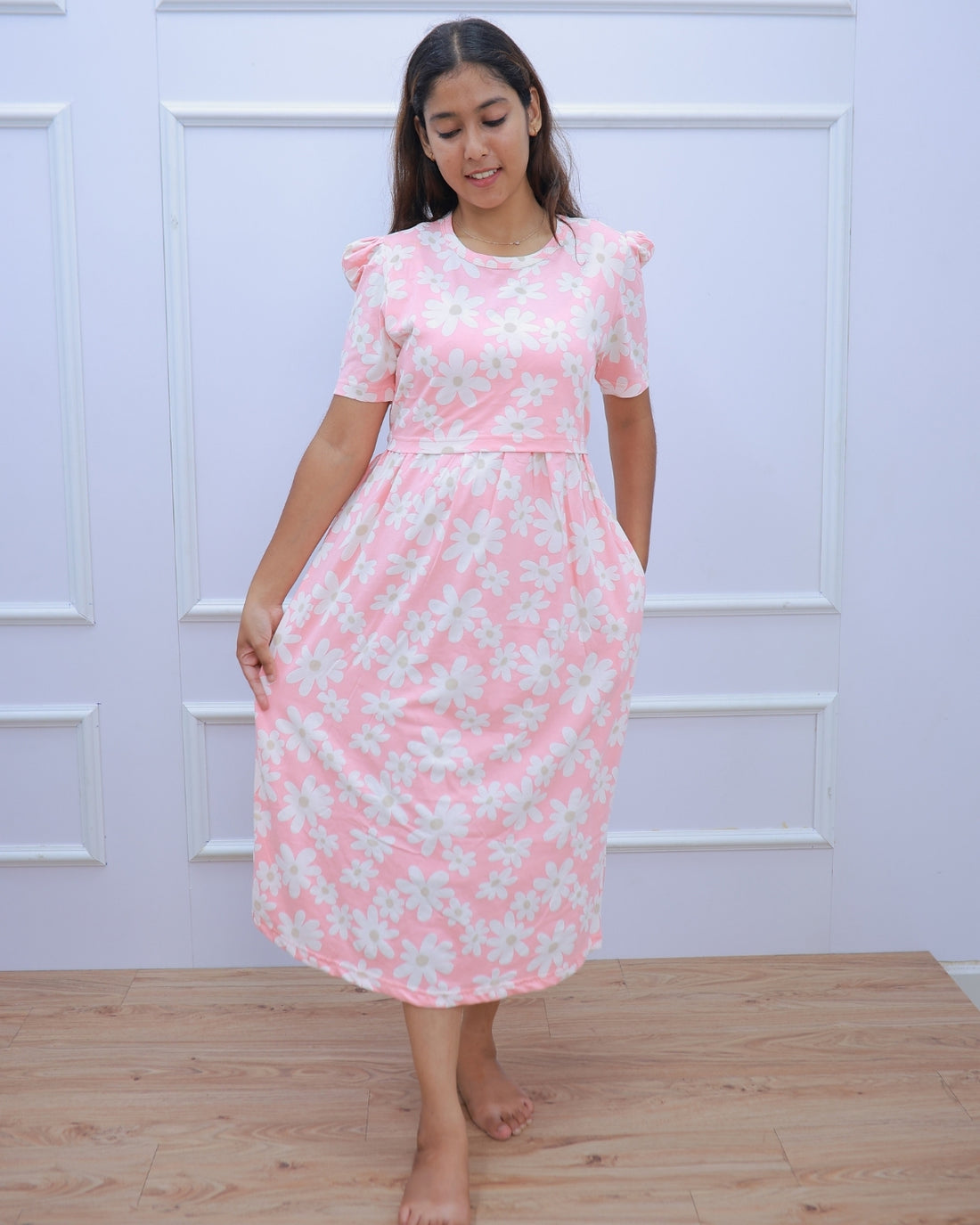 Mahta | Zipless Maternity Dress - Puff Sleeves | Calf Length