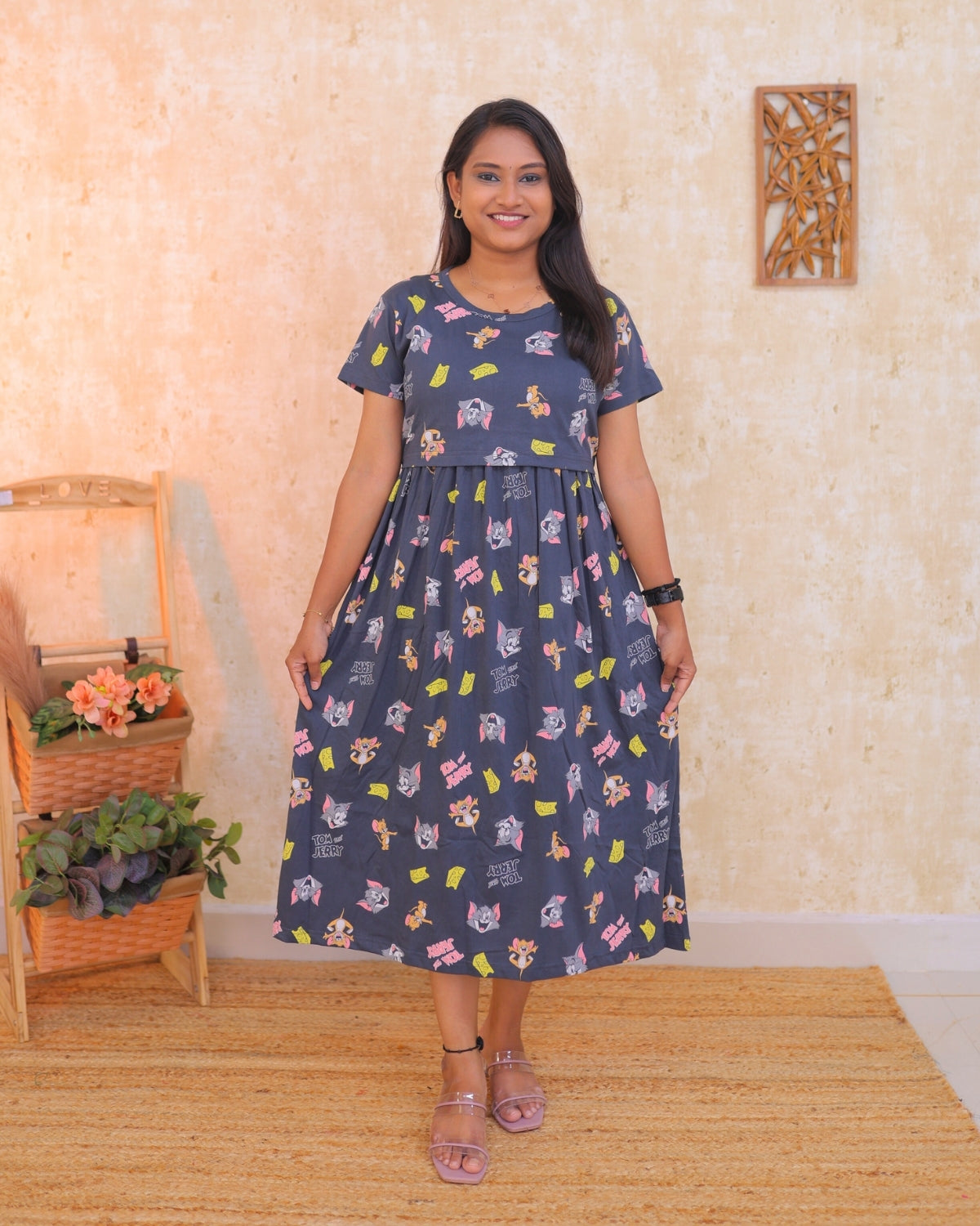 Tom &amp; Jerry | Zipless Maternity Dress - Normal Sleeves | Calf Length