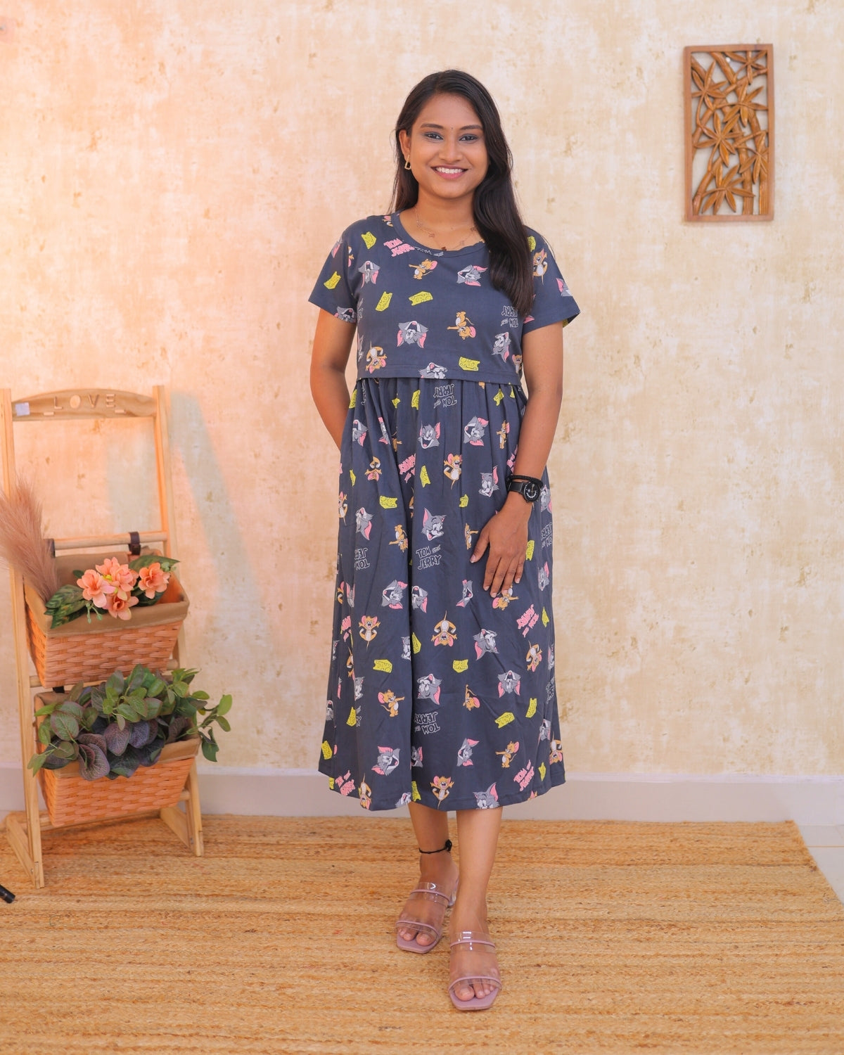 Tom &amp; Jerry | Zipless Maternity Dress - Normal Sleeves | Calf Length