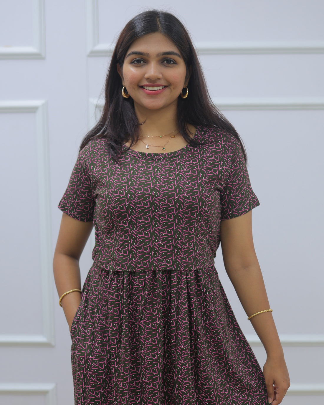 Aaradhya | Zipless Maternity Dress - Normal Sleeves | Calf Length